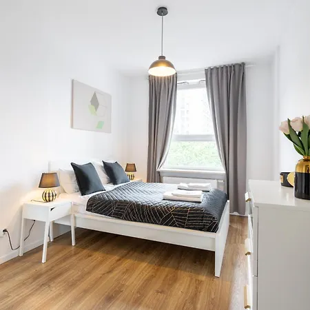Urban Chic - Wola - Rondo Onz - Luxury - 4 Bedrooms - Pereca Street *