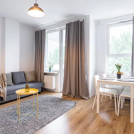 Urban Chic - Wola - Rondo Onz - Luxury - 4 Bedrooms - Pereca Street Apartment Warsaw
