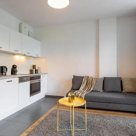 Urban Chic - Wola - Rondo Onz - Luxury - 4 Bedrooms - Pereca Street Warsaw