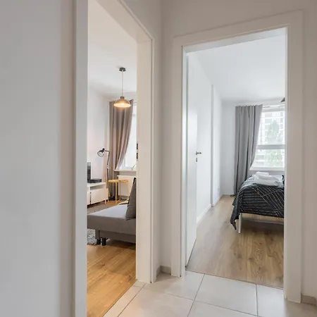 Urban Chic - Wola - Rondo Onz - Luxury - 4 Bedrooms - Pereca Street Apartment Warsaw