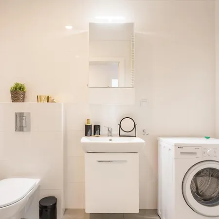 Apartment Urban Chic - Wola - Rondo Onz - Luxury - 4 Bedrooms - Pereca Street Warsaw