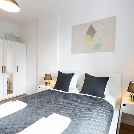 Urban Chic - Wola - Rondo Onz - Luxury - 4 Bedrooms - Pereca Street *