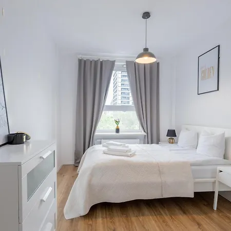 Apartment Urban Chic - Wola - Rondo Onz - Luxury - 4 Bedrooms - Pereca Street Warsaw